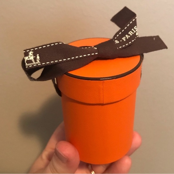 Hermēs Pink and Green Lanterns 100% Silk Twilly Scarf - Picture 3 of 7